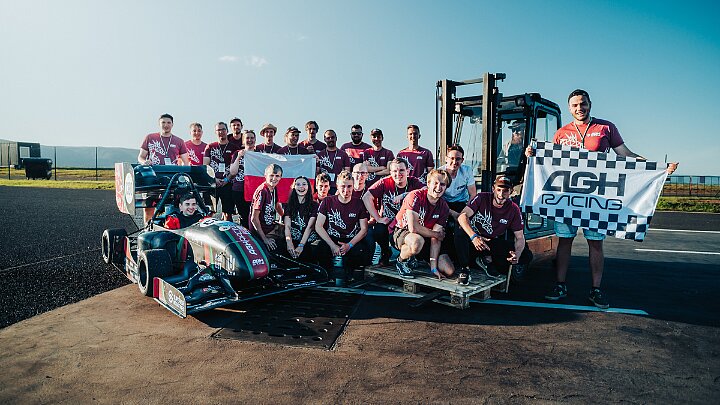 Koło naukowe AGH Racing podczas zawodów Formula Student
